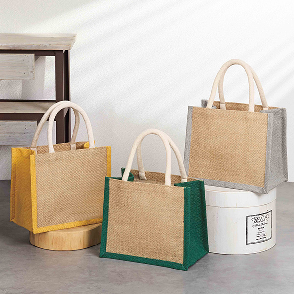 ���ȥꥢ�����顼���塼�ȥХå�