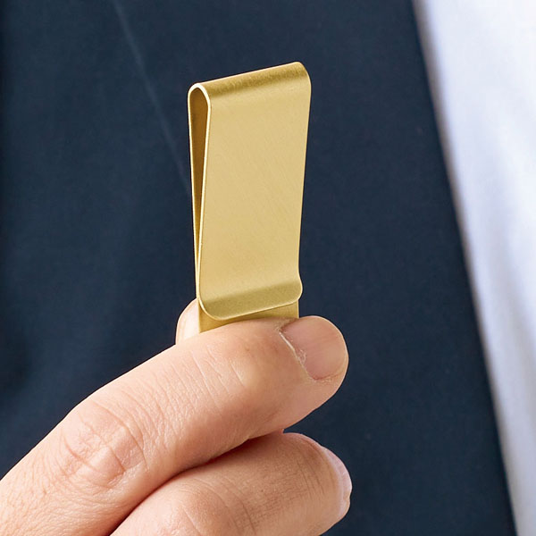 金色のマネークリップ 金色のマネークリップ